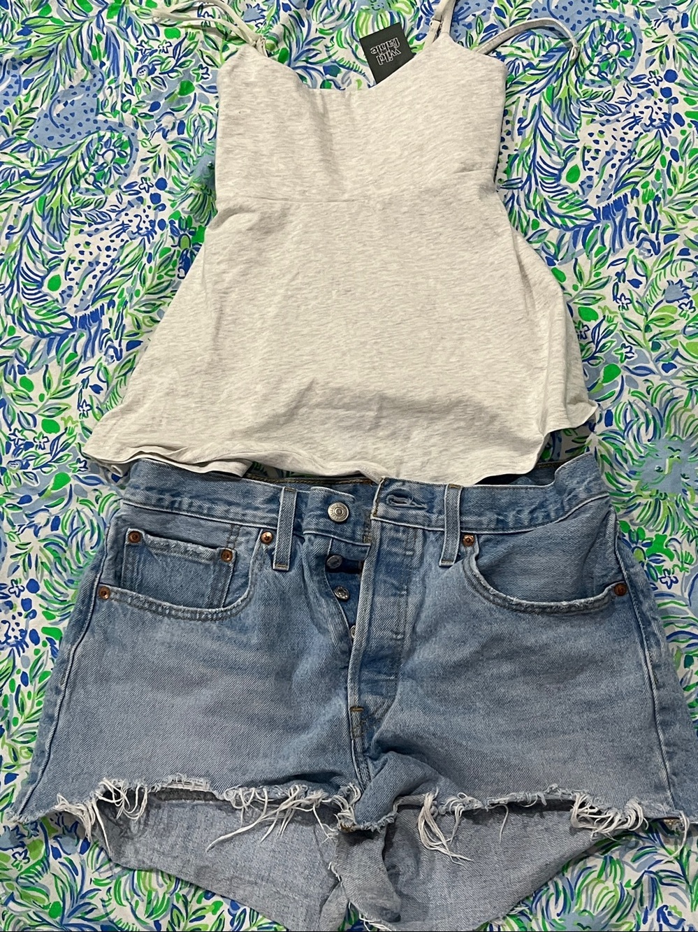Levis 501 Shorts Womens 28 Blue Denim Distressed Cut Off w/ Wild Fabel Top M